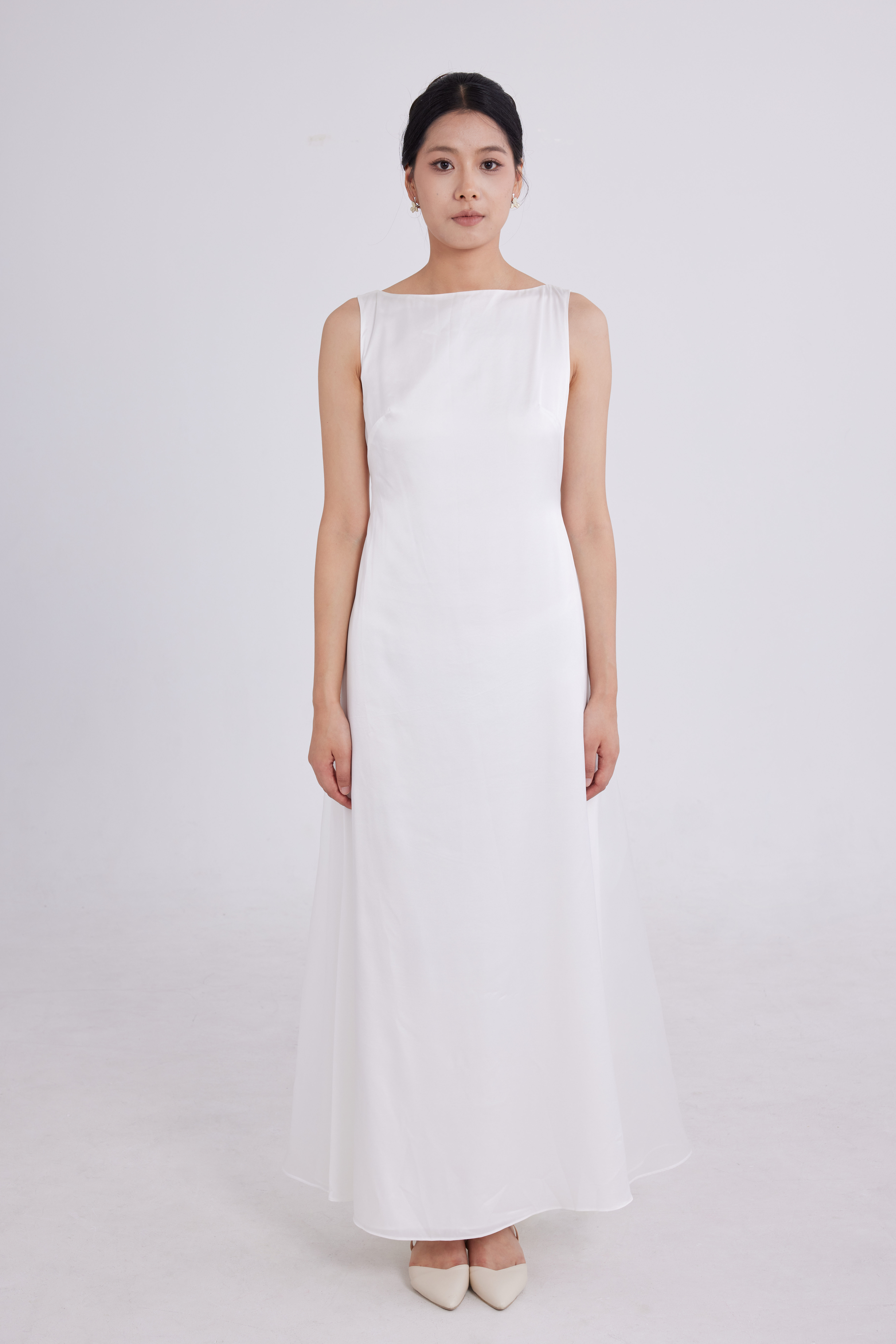 Dress with flower back