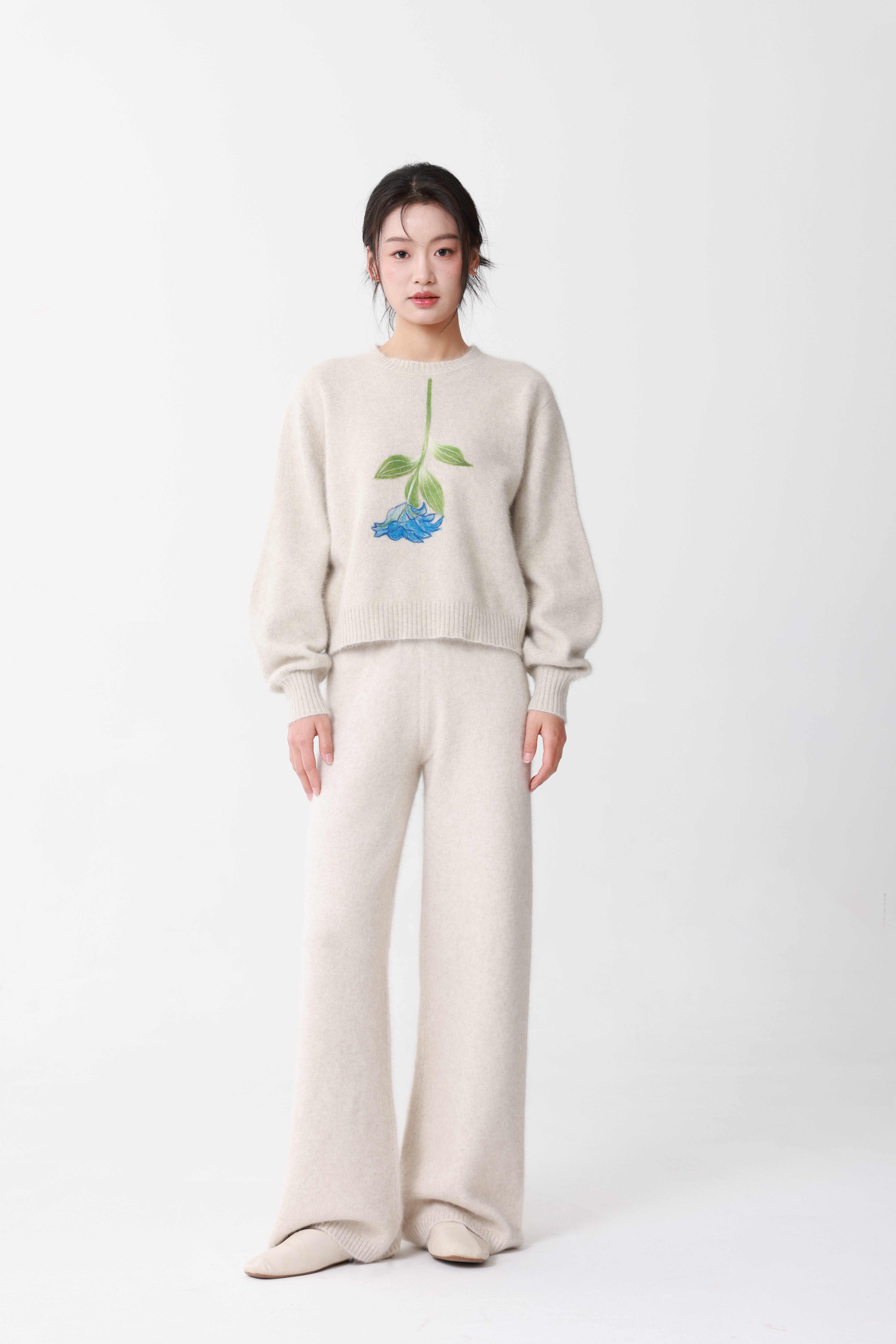 Wool suit with a flower